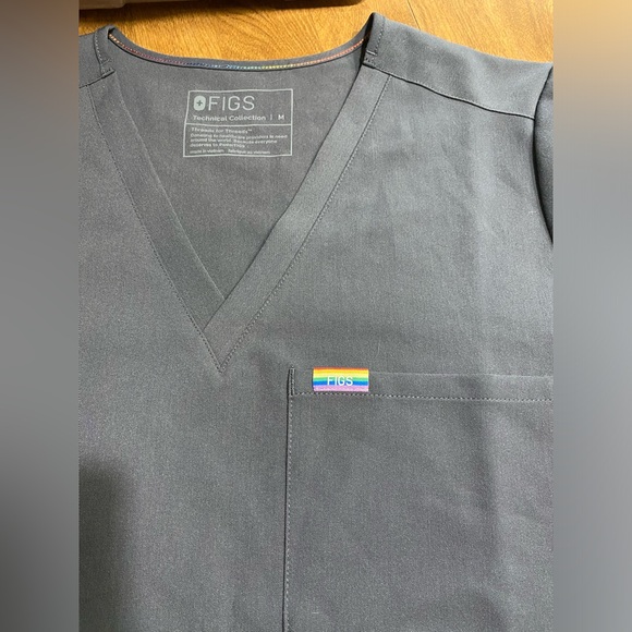 Limited edition pride scrub top - Picture 2 of 5